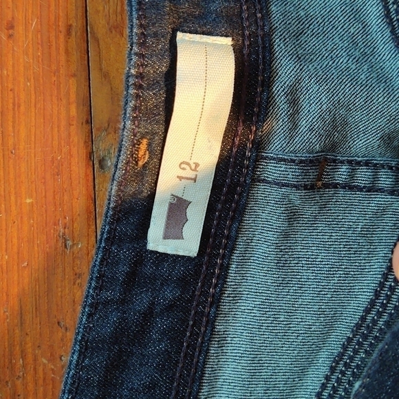 Levi's Dark Wash Jean Shorts Sz 12 - Picture 5 of 9